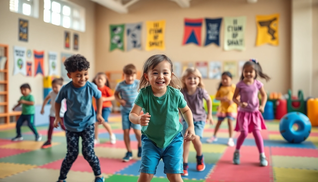 Hier mehr erfahren ueber die freudigen Bewegungsspiele von Kindern in der Turnhalle.