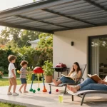 Moderne Terrassenüberdachungen bieten Schutz und Gemütlichkeit für die ganze Familie im Freien.
